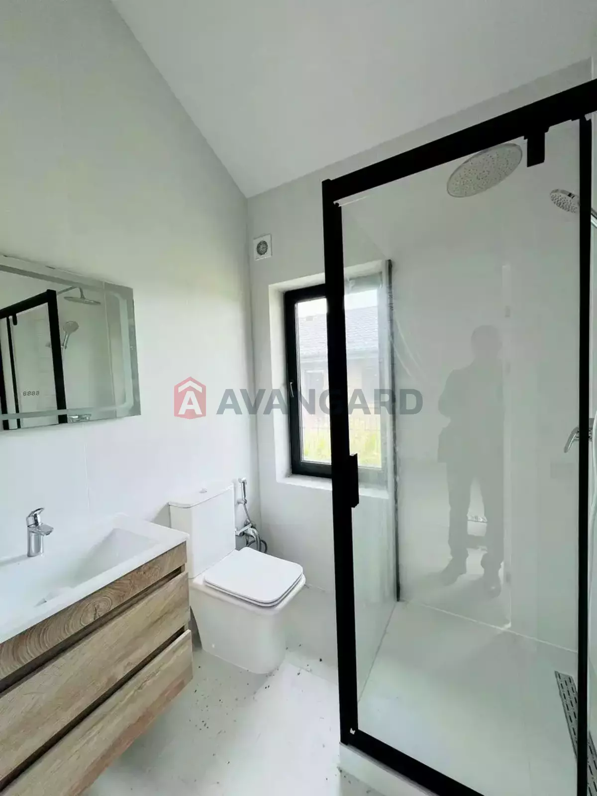 �������, 120 ��.�. ���� 8