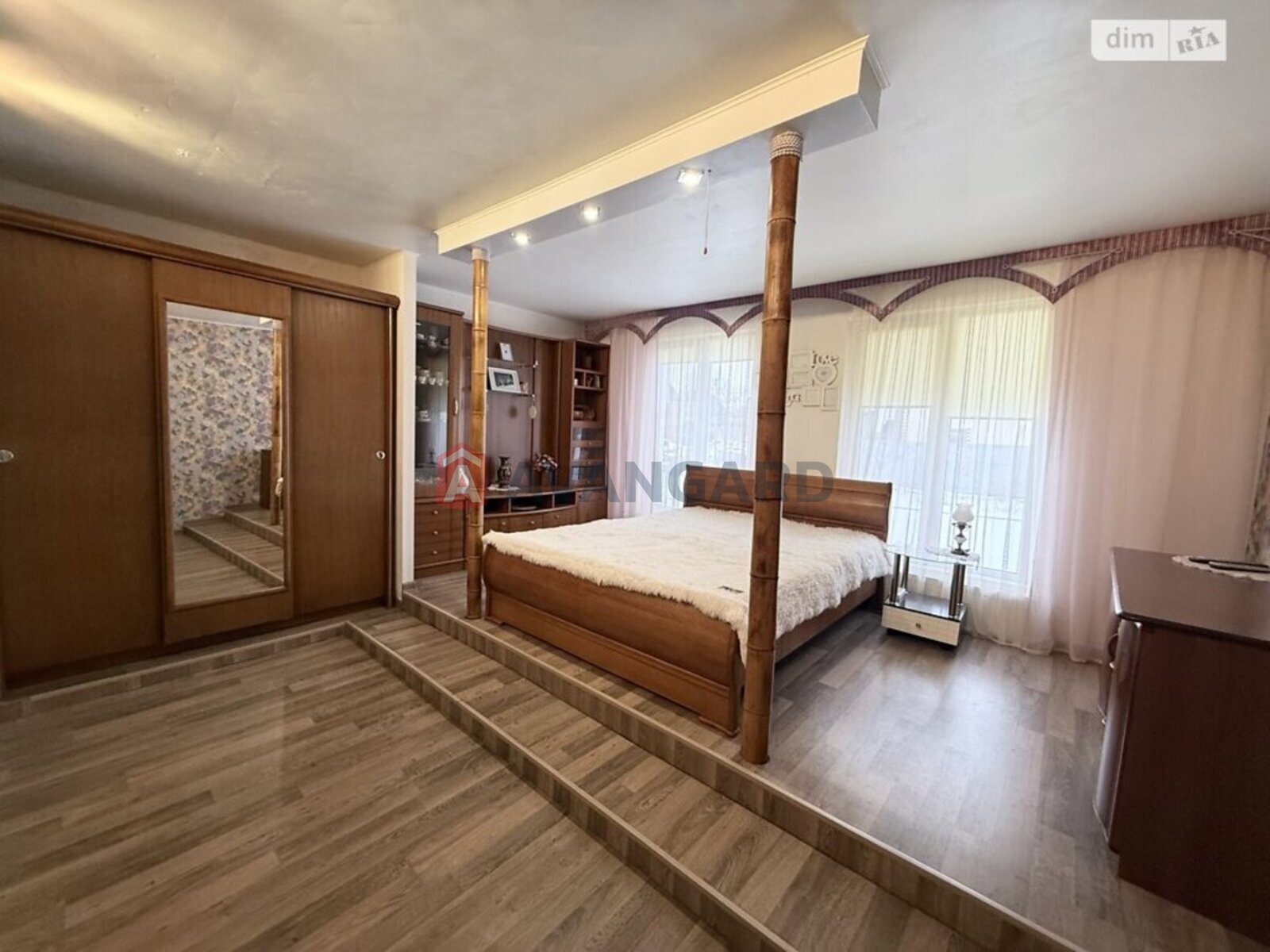 �������, 121 ��.�. ���� 9