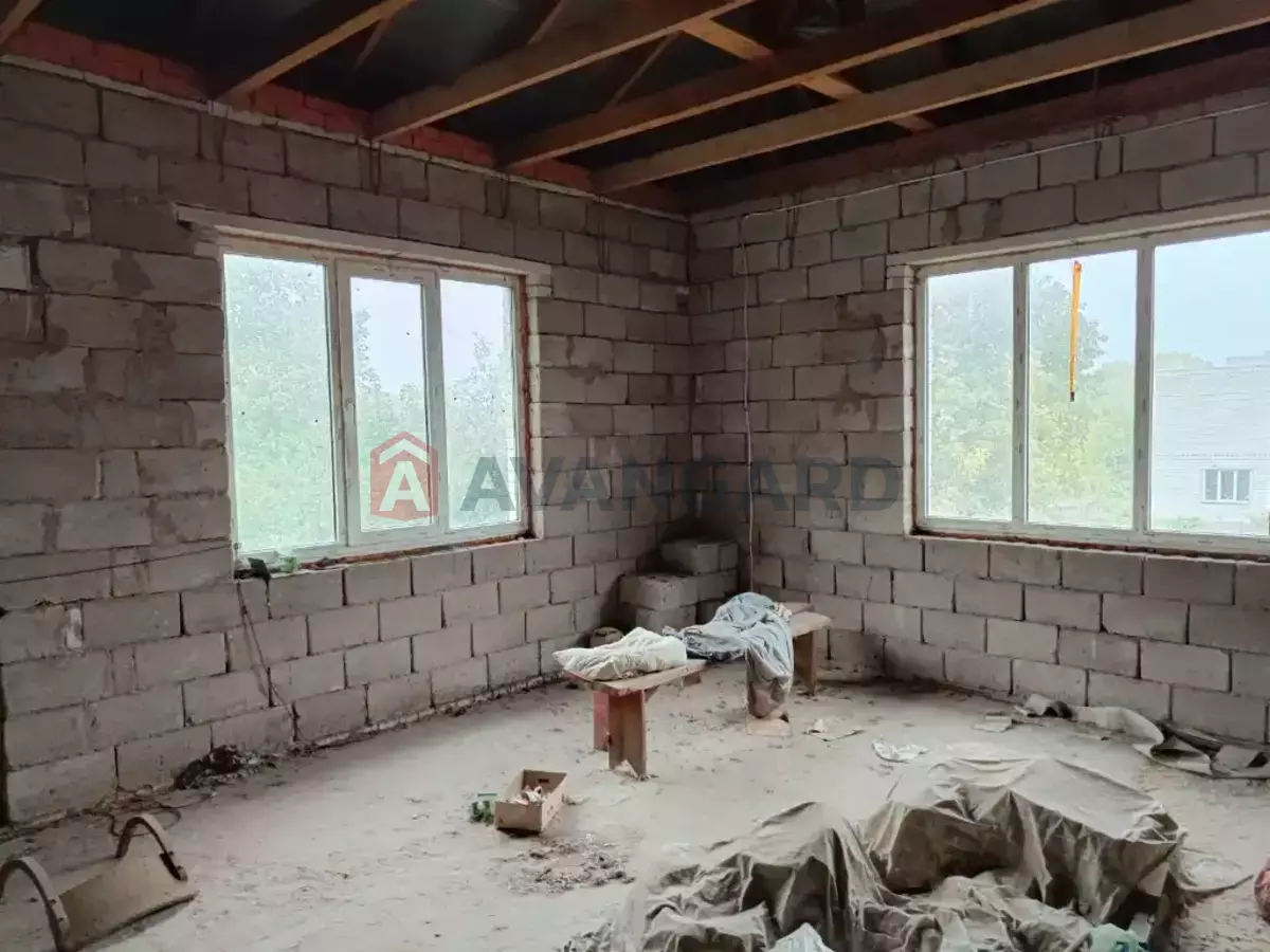 �������, 230 ��.�. ���� 12