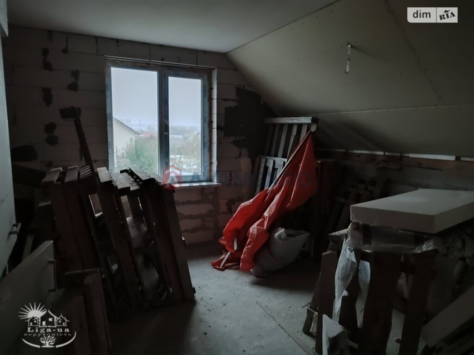 �������, 195 ��.�. ���� 27