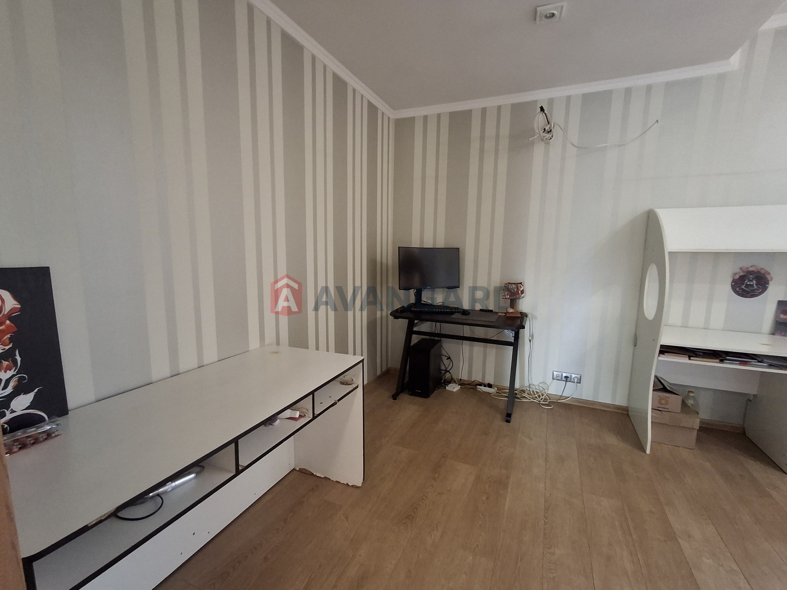 �������, 180 ��.�. ���� 27