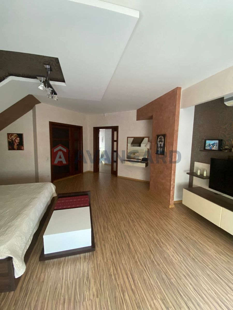 �������, 275 ��.�. ���� 2