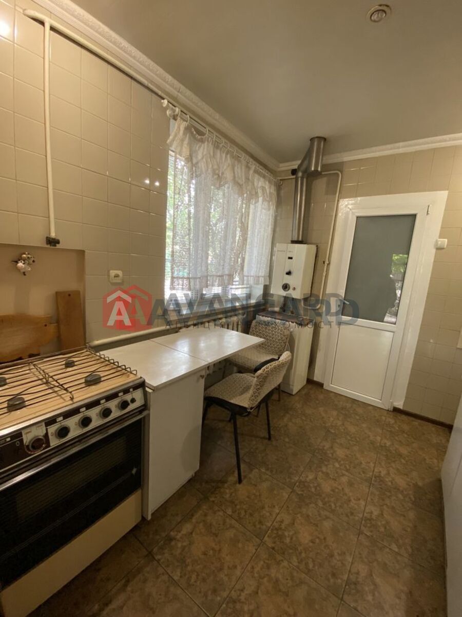 ���, 80 ��.�. ���� 10