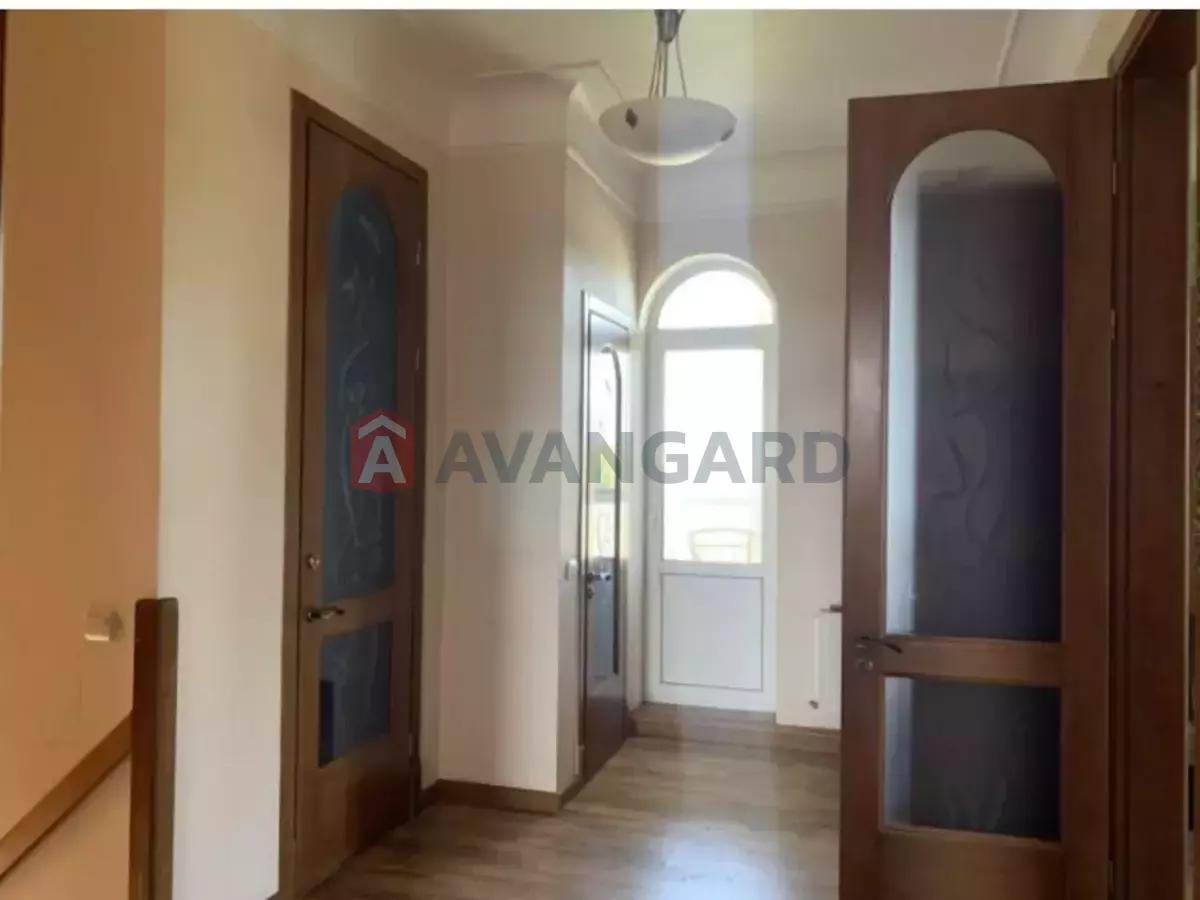 �������, 270 ��.�. ���� 8