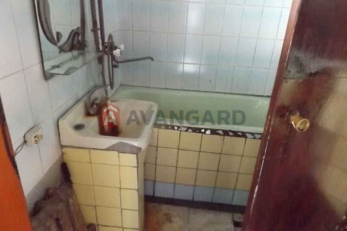 �������, 298 ��.�. ���� 21