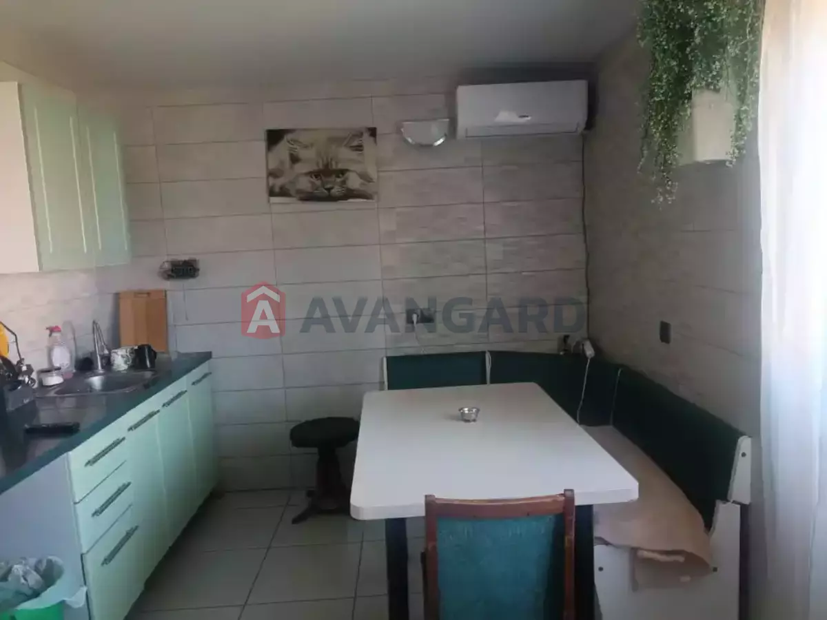 �������, 80 ��.�. ���� 10