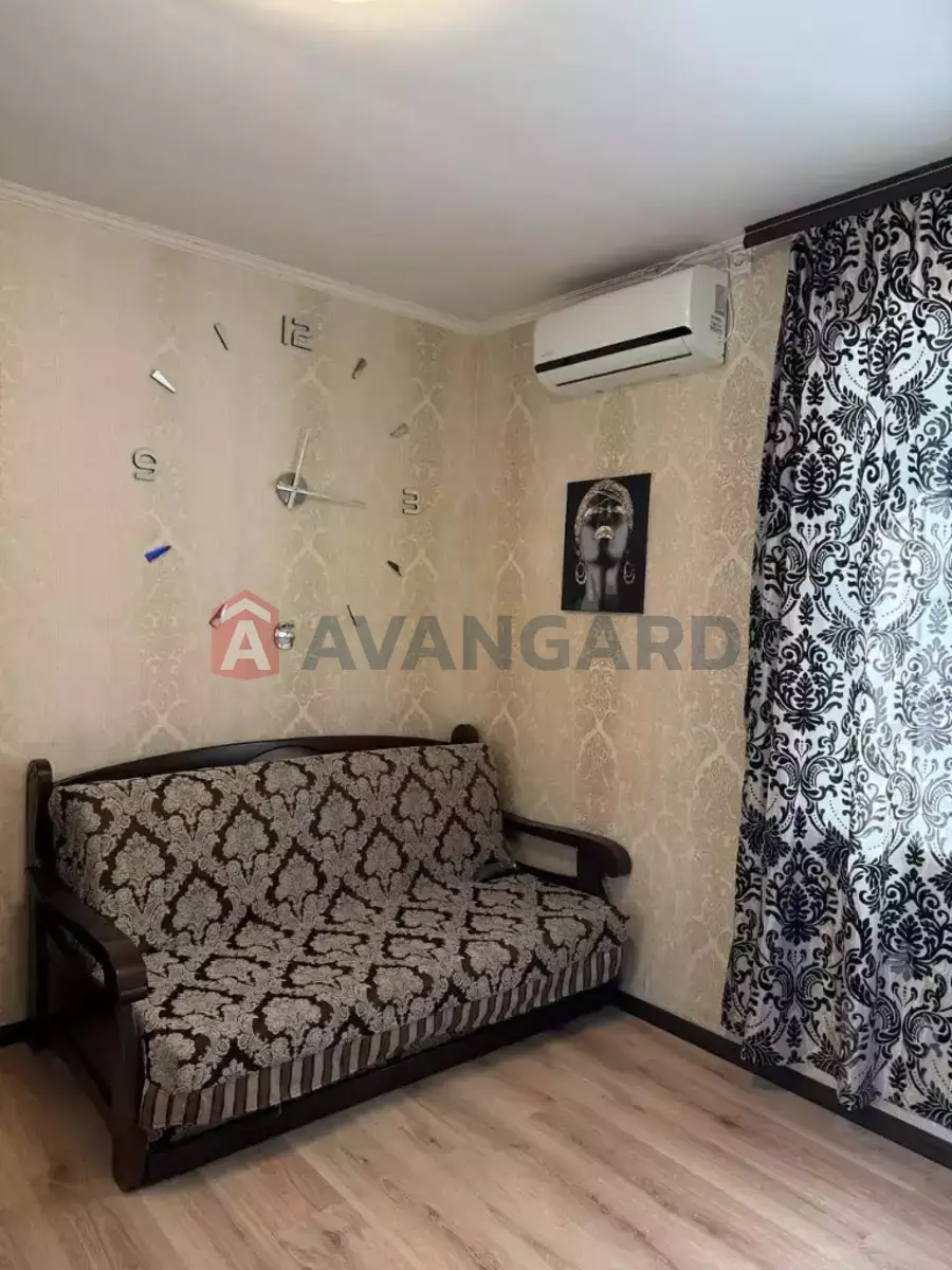 ������� �������, 37 ��.�. ���� 3