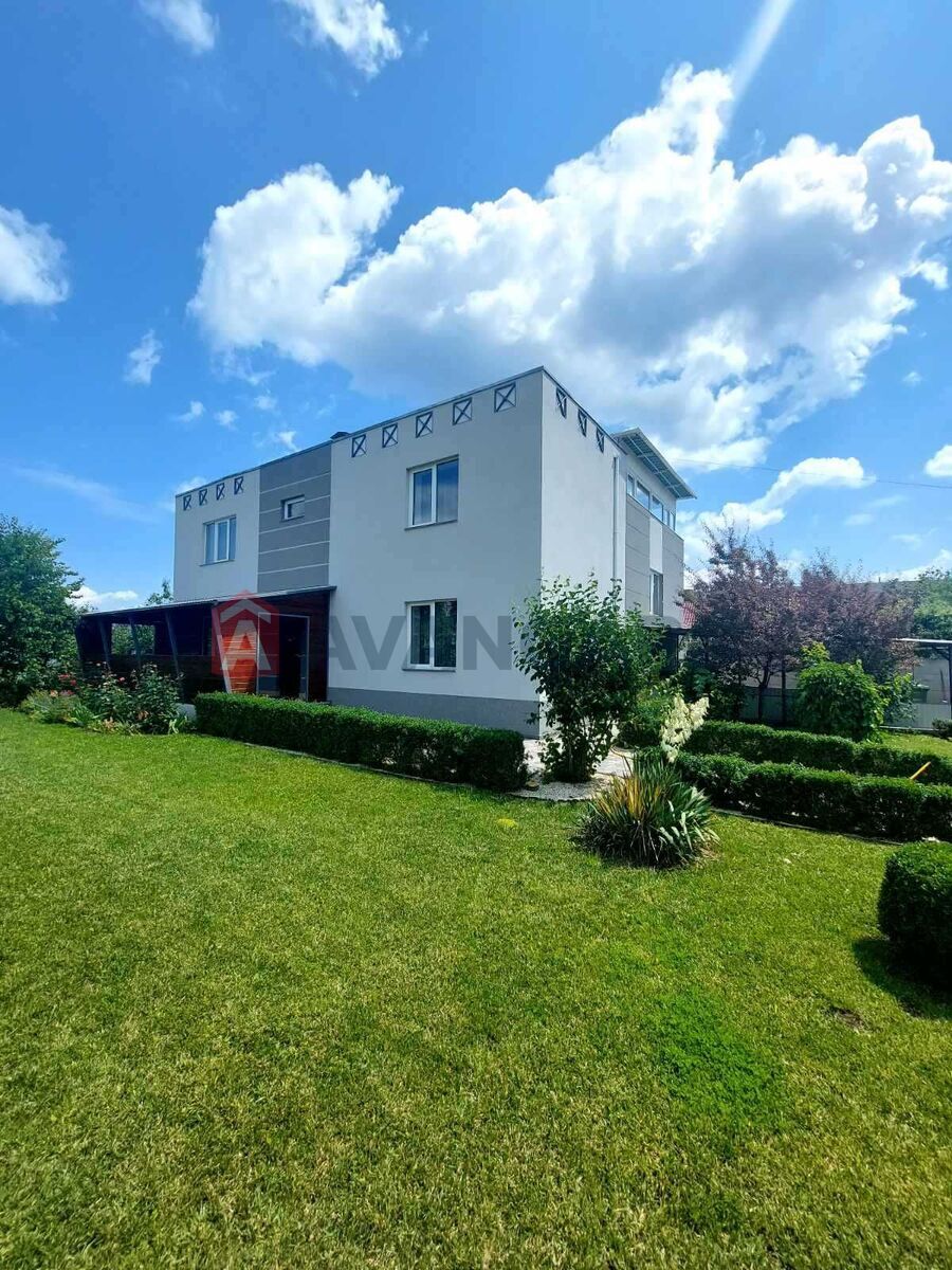 �������, 290 ��.�. ���� 3