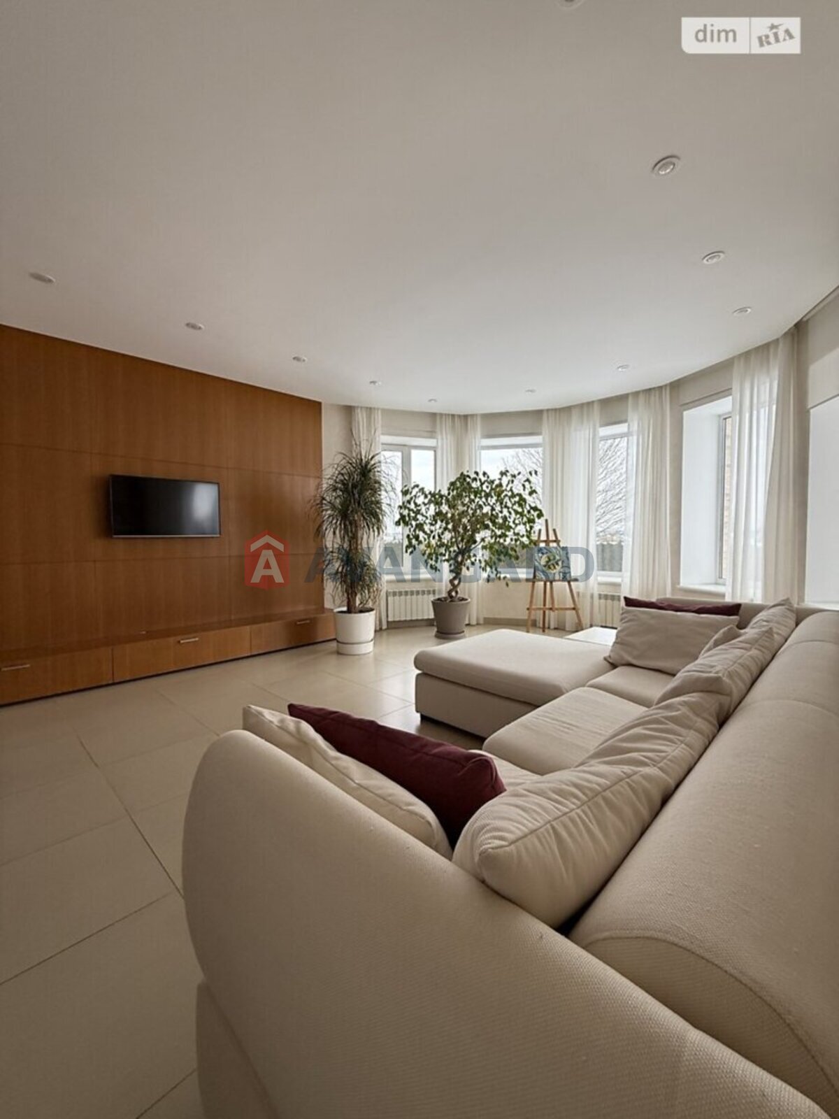 �������, 214 ��.�. ���� 1