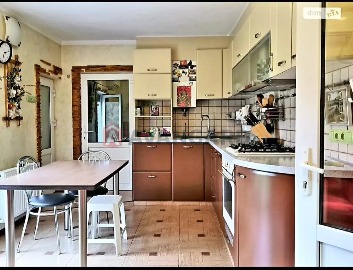 �������, 370 ��.�. ���� 1