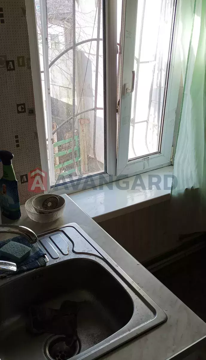 �������, 100 ��.�. ���� 3