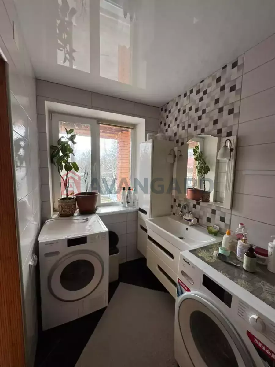 �������, 130 ��.�. ���� 3