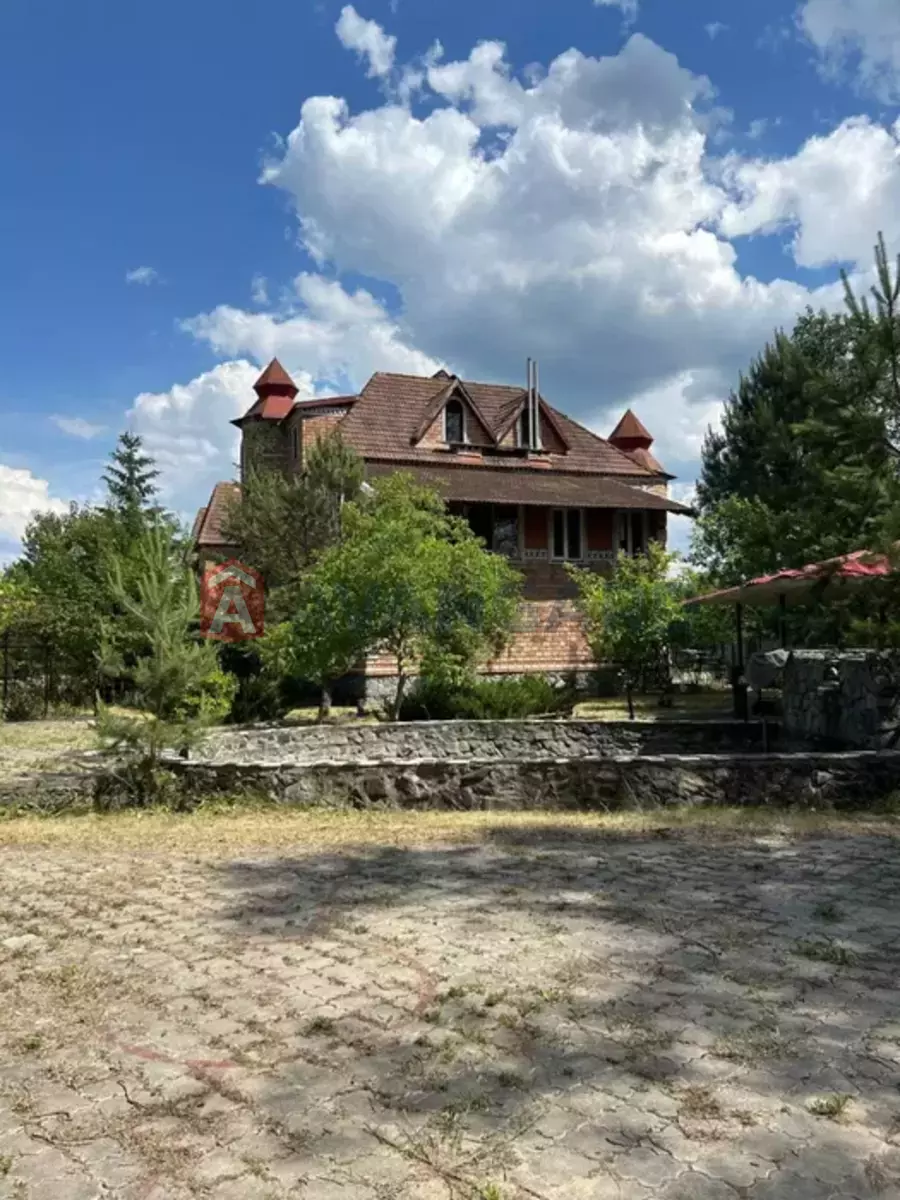 �������, 400 ��.�. ���� 9