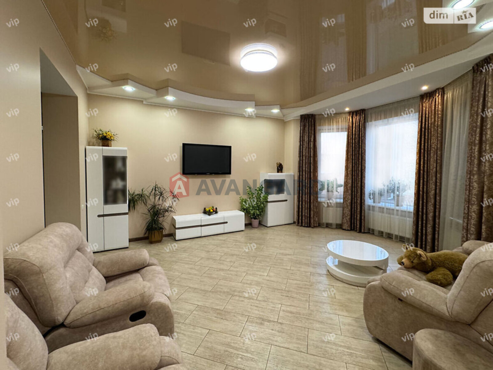 �������, 210 ��.�. ���� 8