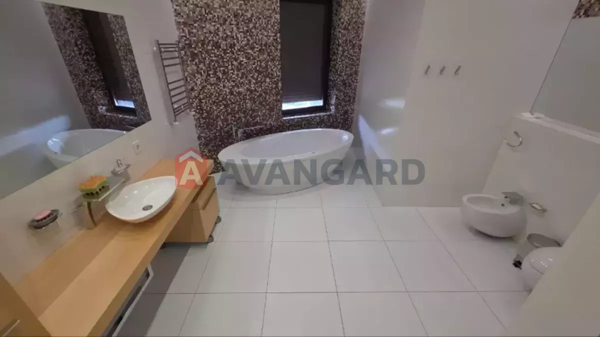 �������, 695 ��.�. ���� 19