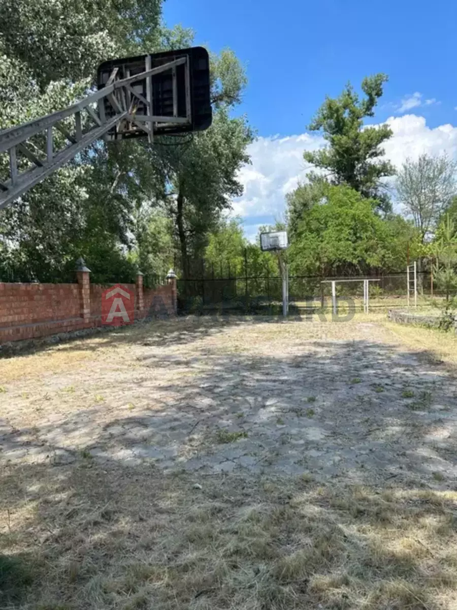 �������, 400 ��.�. ���� 8