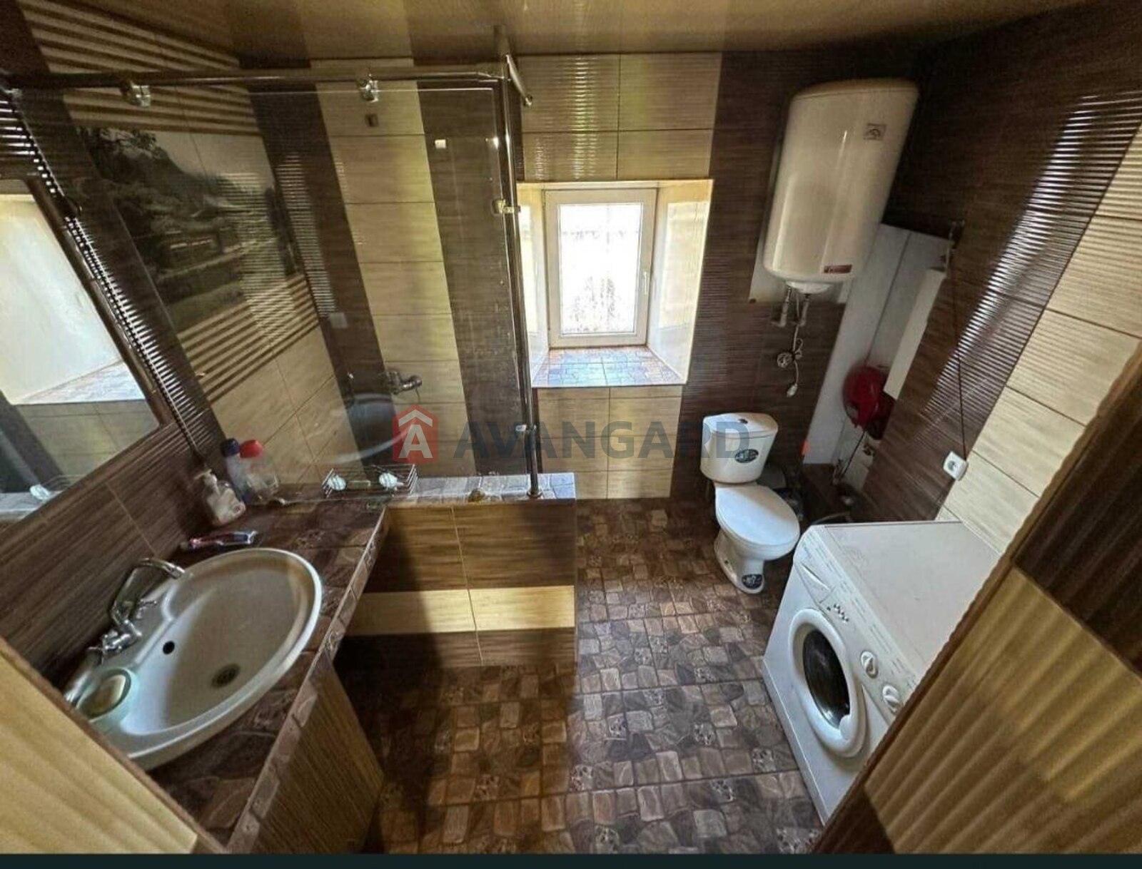 ���, 100 ��.�. ���� 10