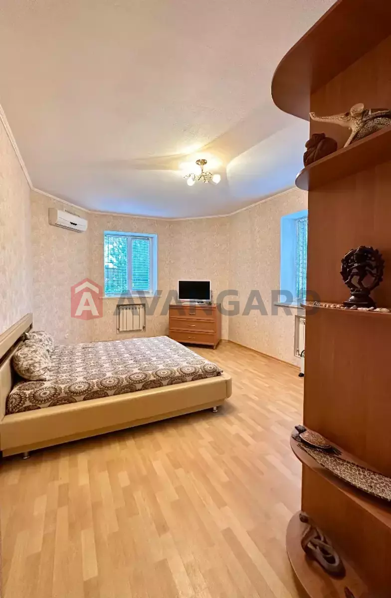 �������, 176 ��.�. ���� 24