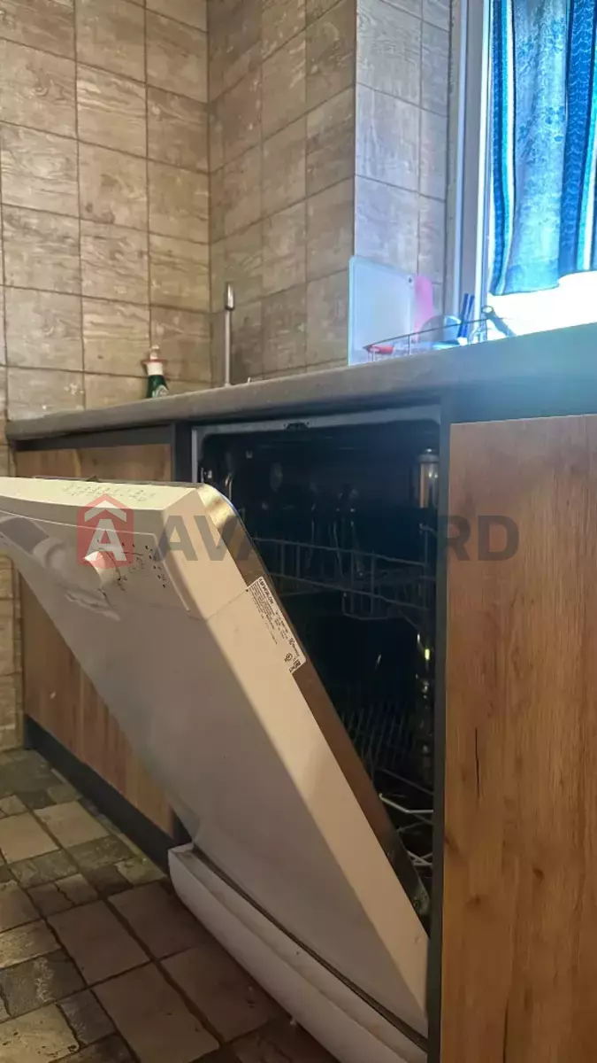 ����, 100 ��.�. ���� 24