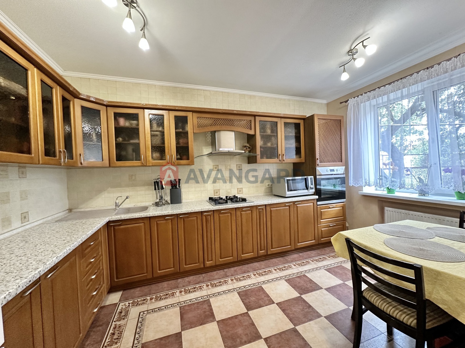 �������, 188 ��.�. ���� 8