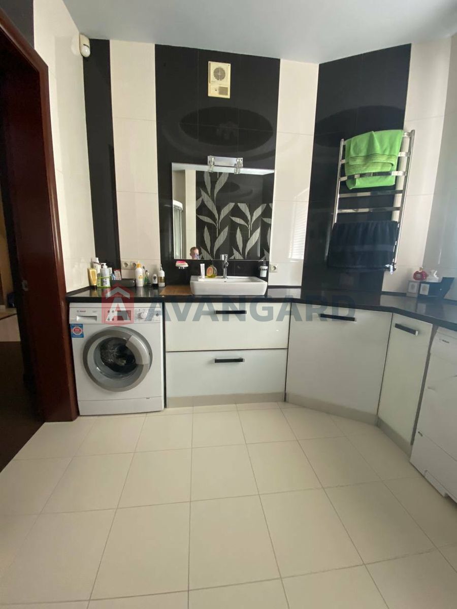 �������, 275 ��.�. ���� 9