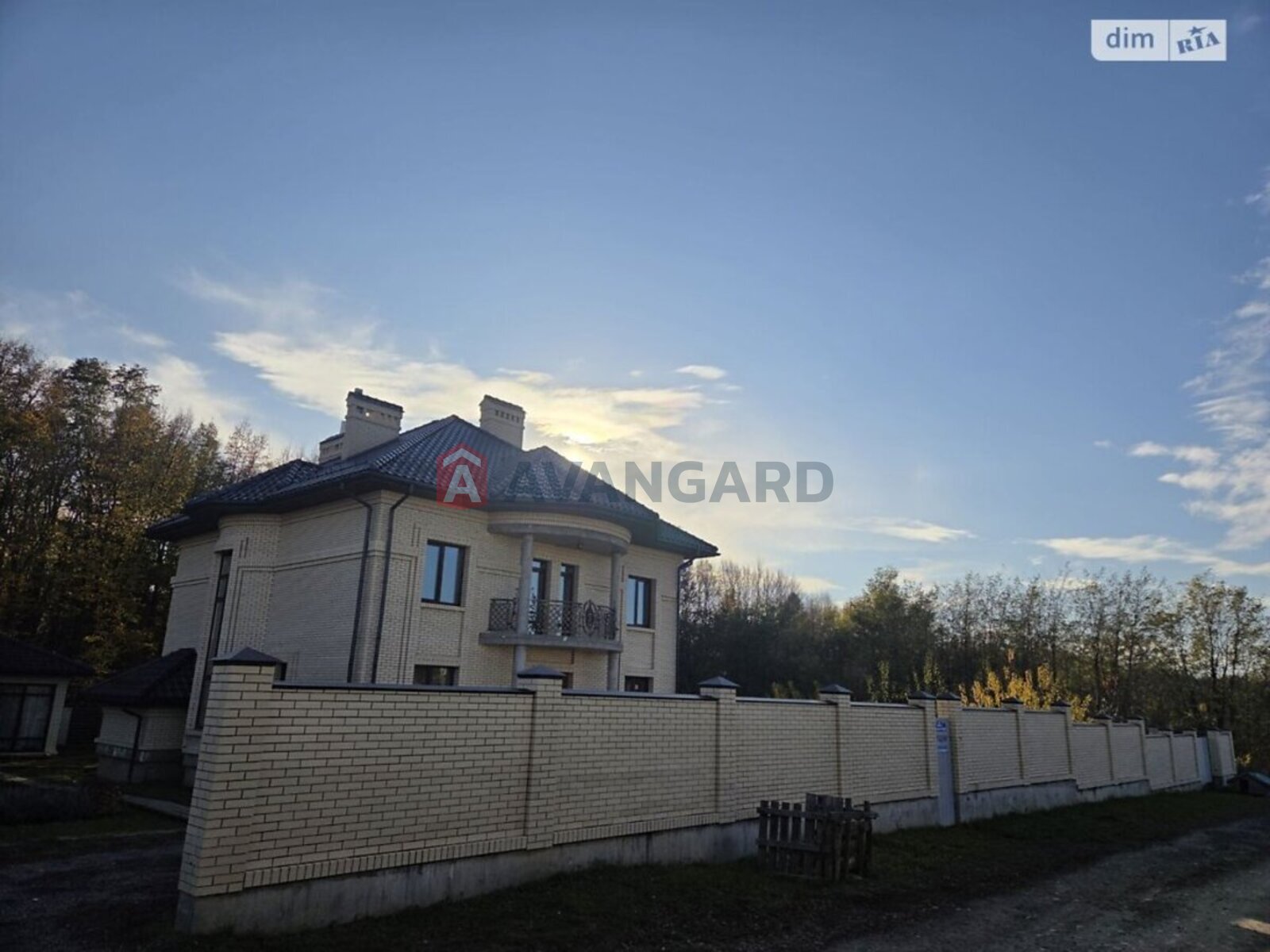 �������, 375 ��.�. ���� 8