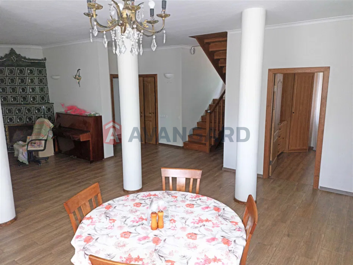 �������, 170 ��.�. ���� 12