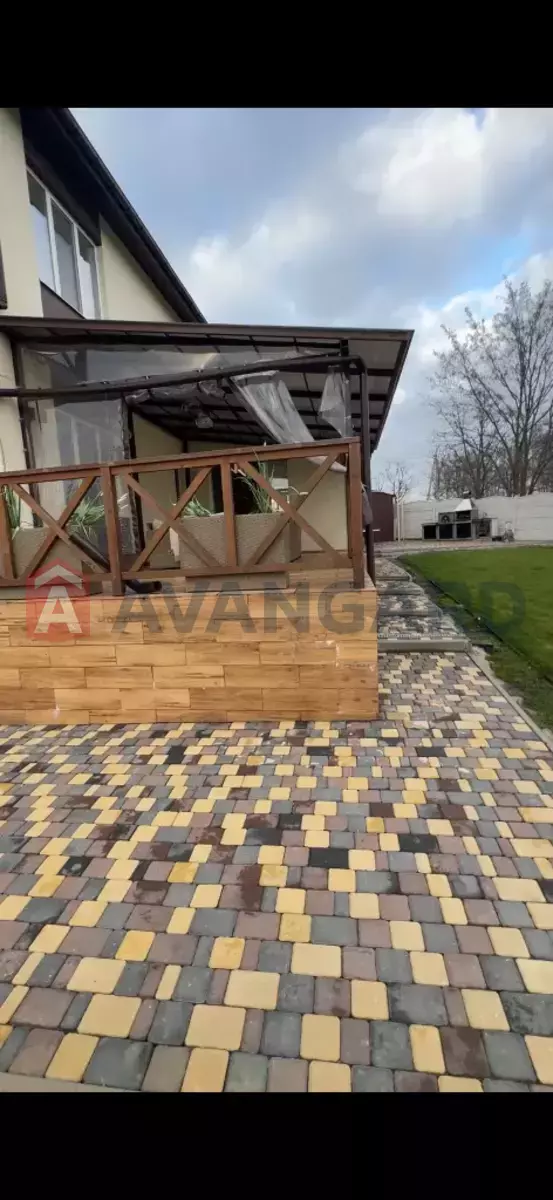 �������, 180 ��.�. ���� 9