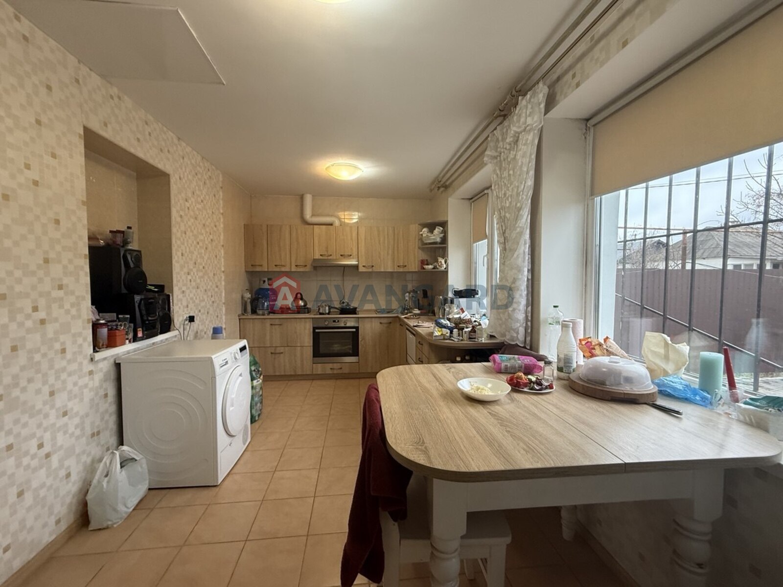 ������� �������, 77 ��.�. ���� 6