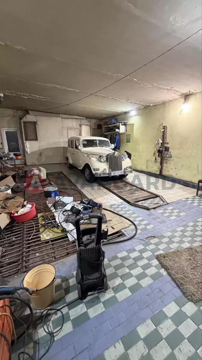 �������, 200 ��.�. ���� 10