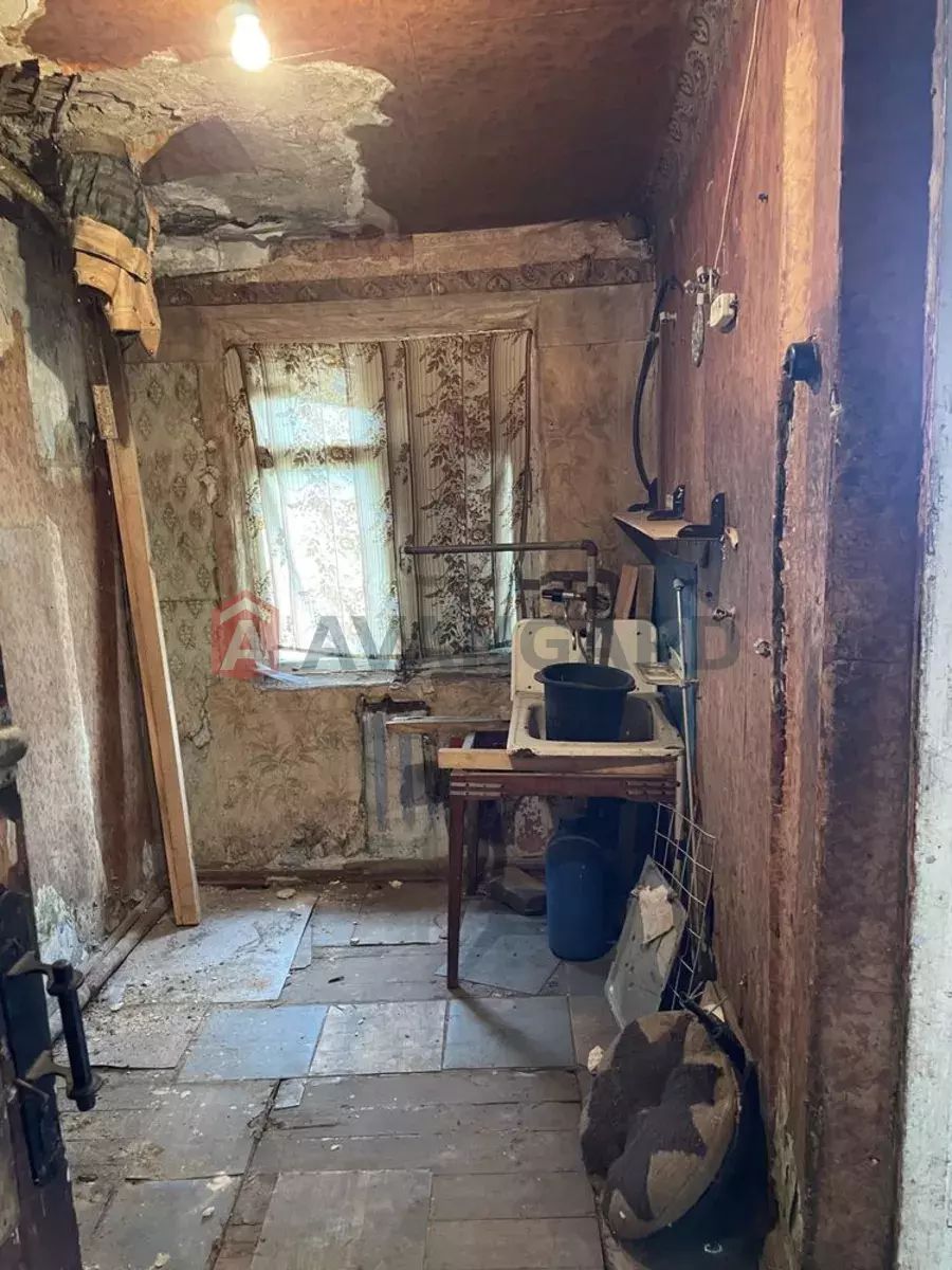 ������� �������, 32 ��.�. ���� 3