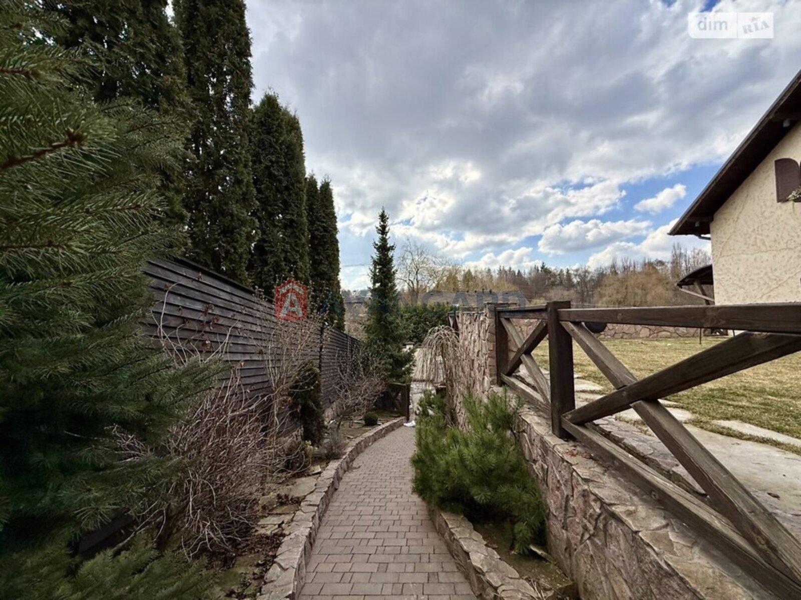 �������, 300 ��.�. ���� 12