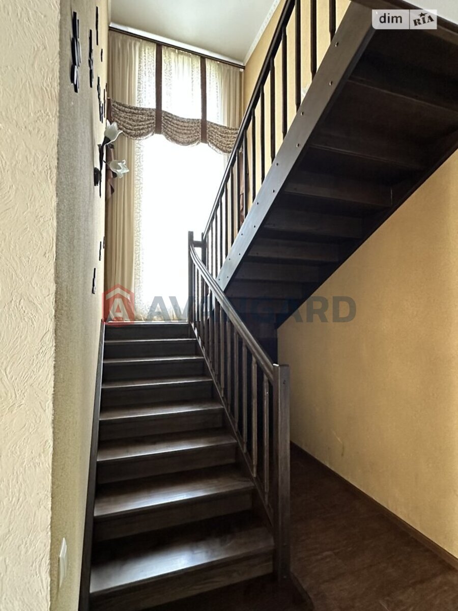 �������, 295 ��.�. ���� 18