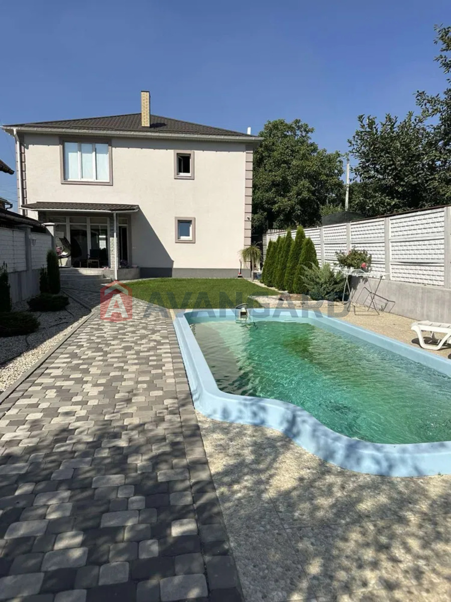 Будинок, 220 кв.м. фото 1 Будинок, 220 кв.м. фото 1