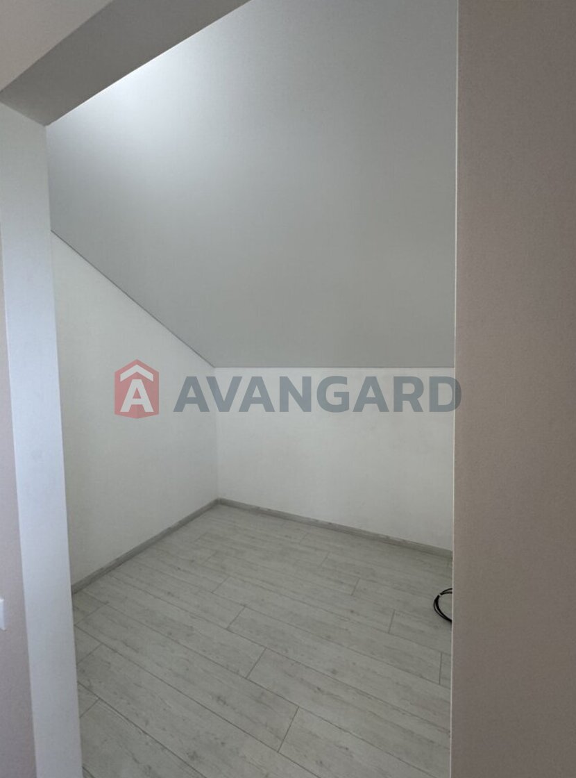 ��������, 104 ��.�. ���� 8