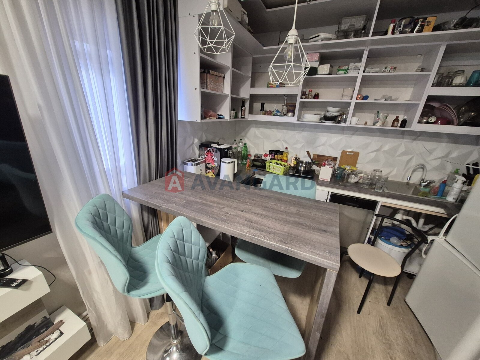 �������, 105 ��.�. ���� 10