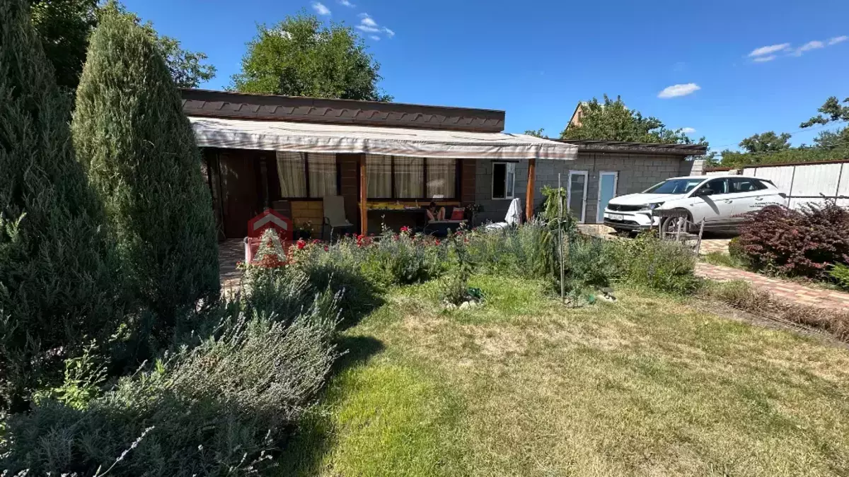 ����, 100 ��.�. ���� 27