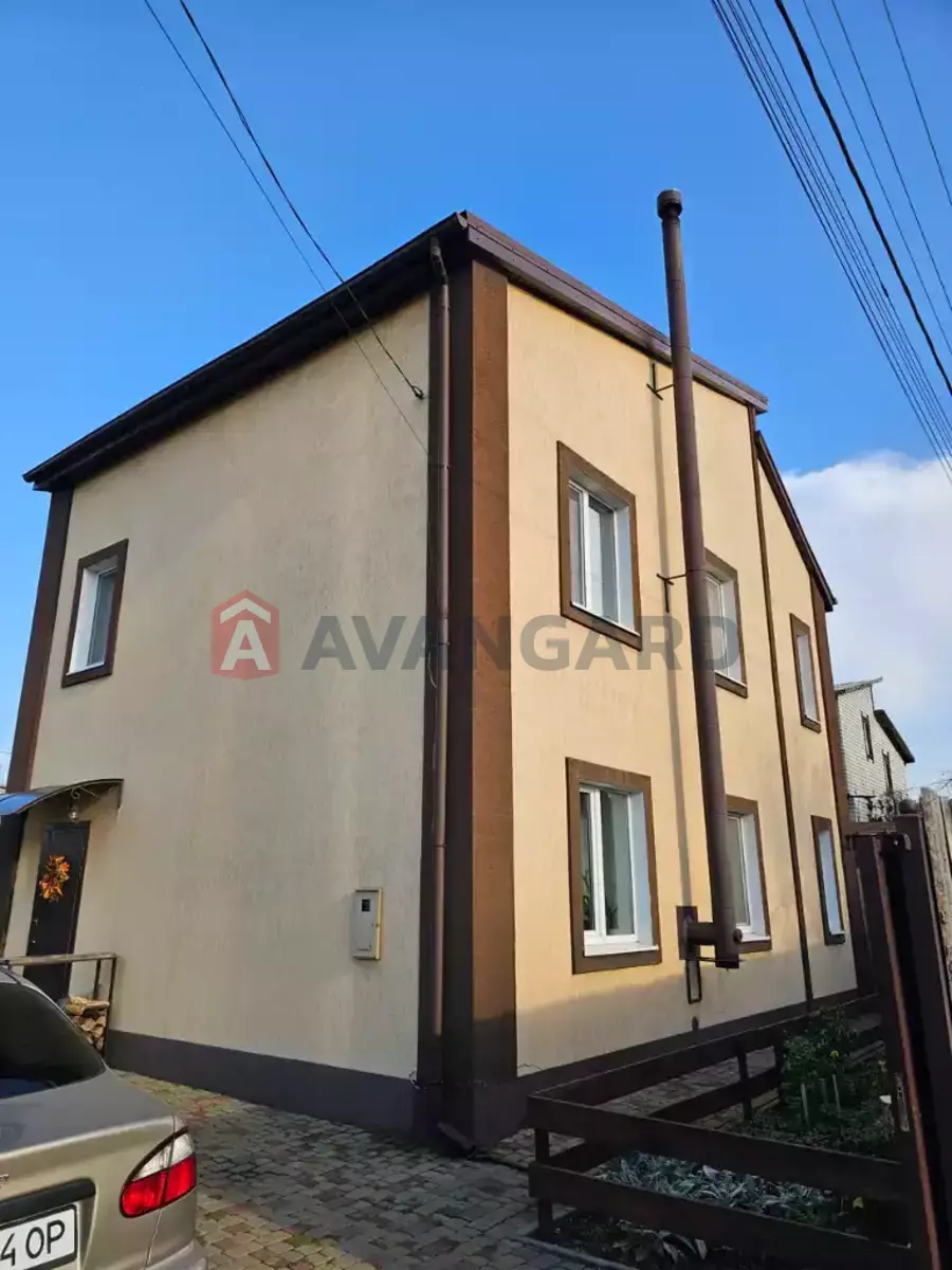 ����, 100 ��.�. ���� 18