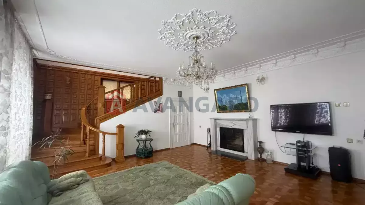 �������, 300 ��.�. ���� 1