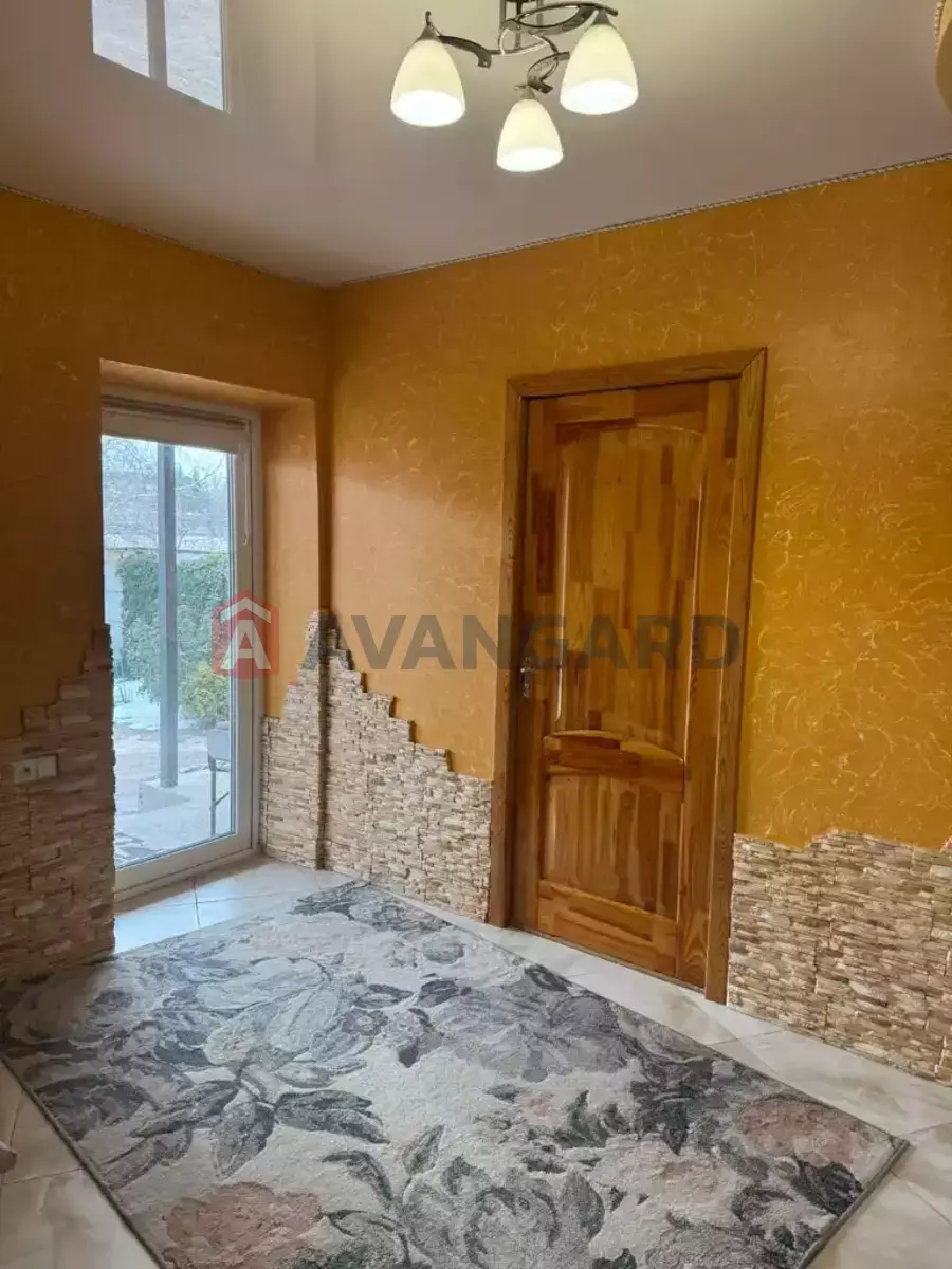 �������, 130 ��.�. ���� 27