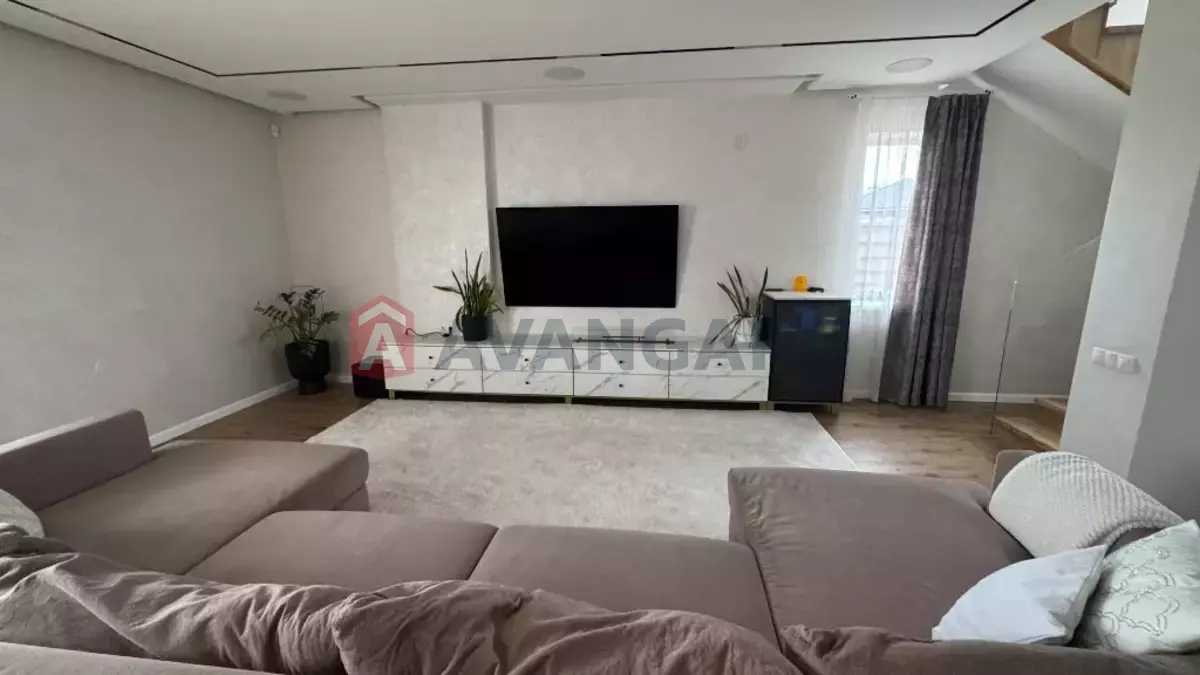 �������, 180 ��.�. ���� 17