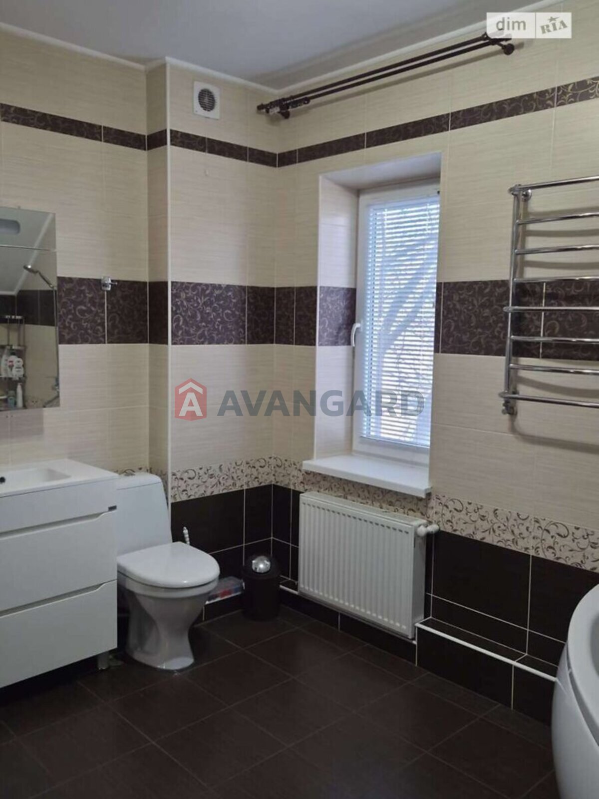 �������, 137 ��.�. ���� 27