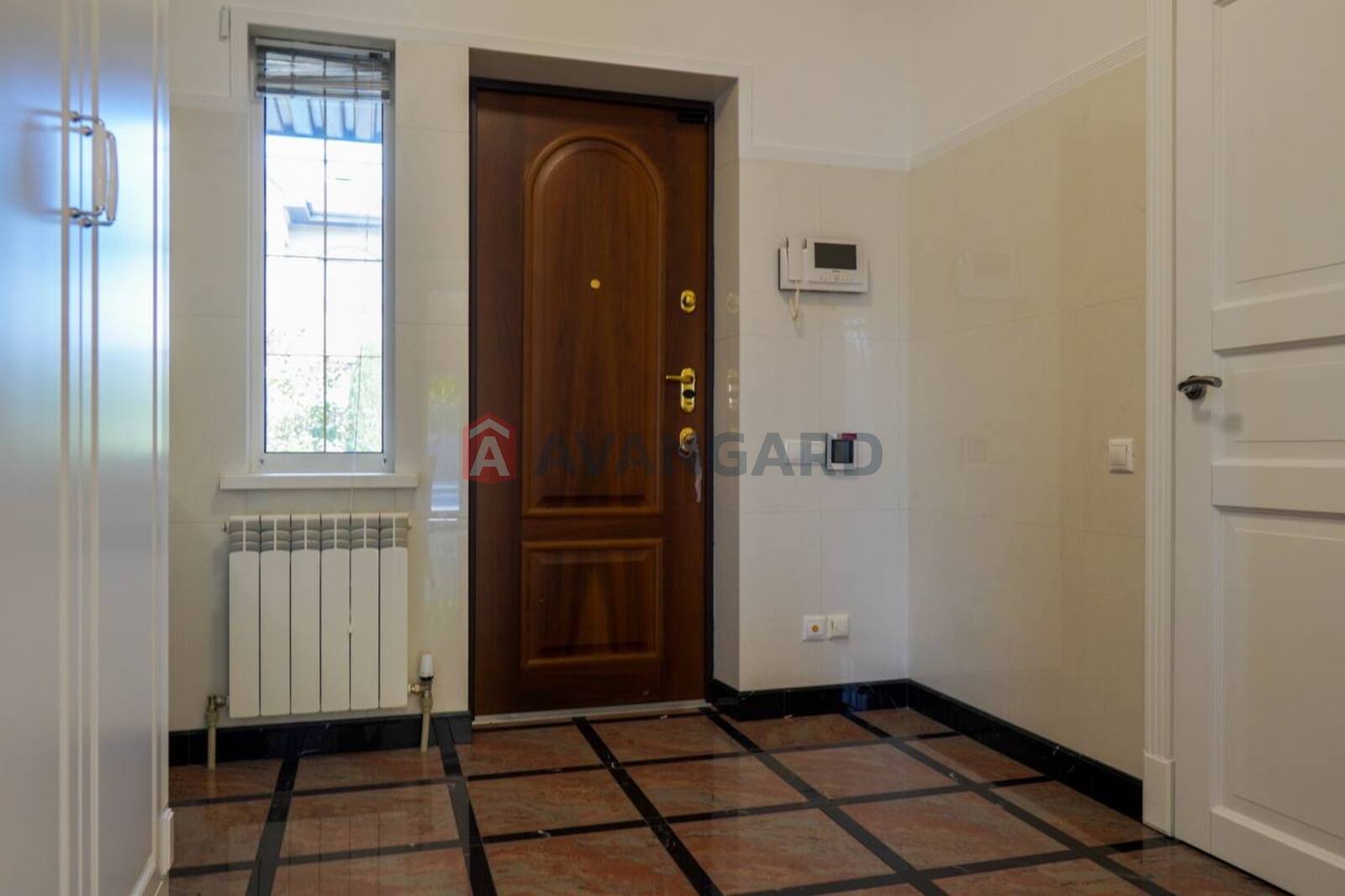 �������, 300 ��.�. ���� 24