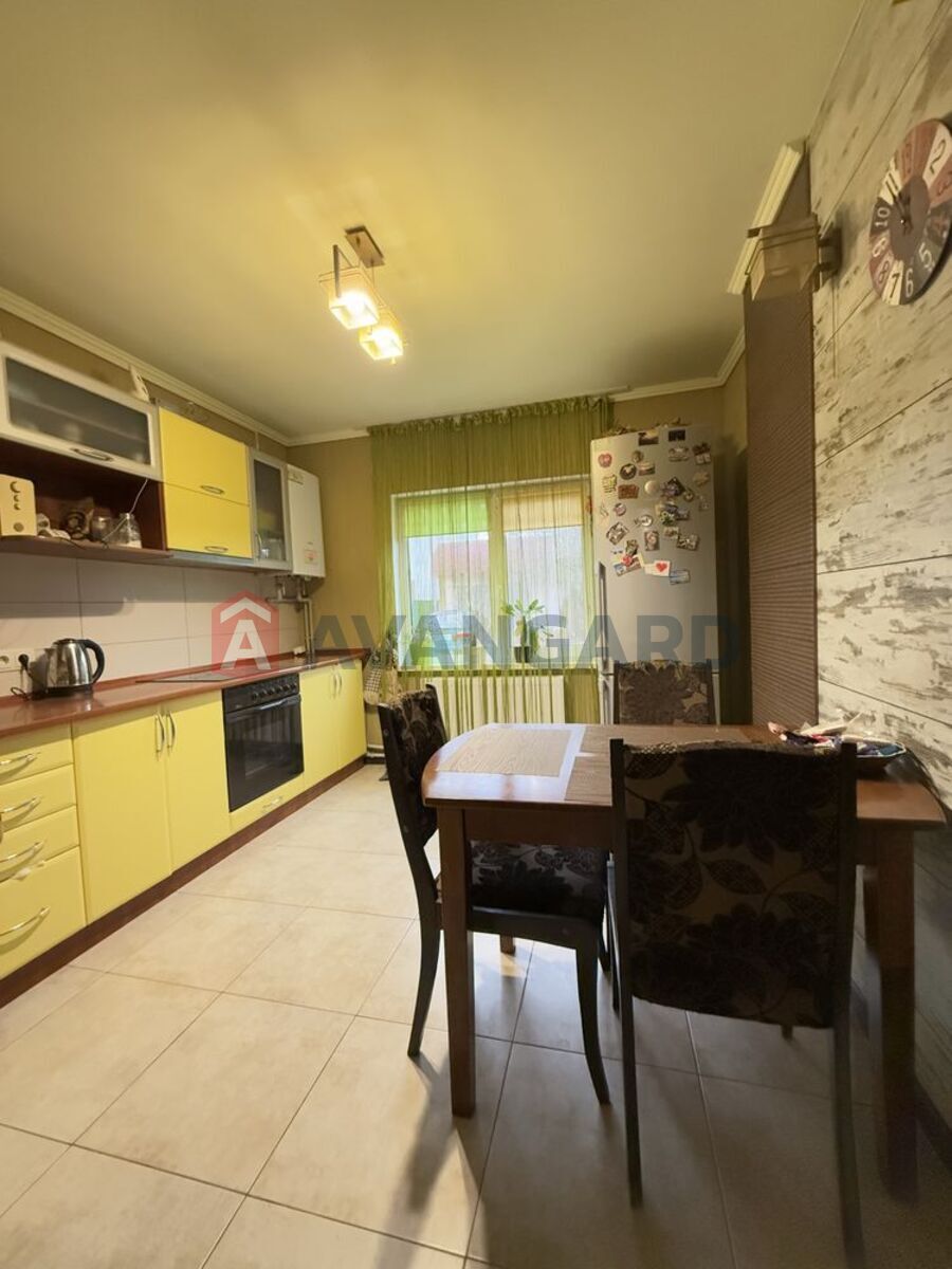 ������� �������, 42 ��.�. ���� 3