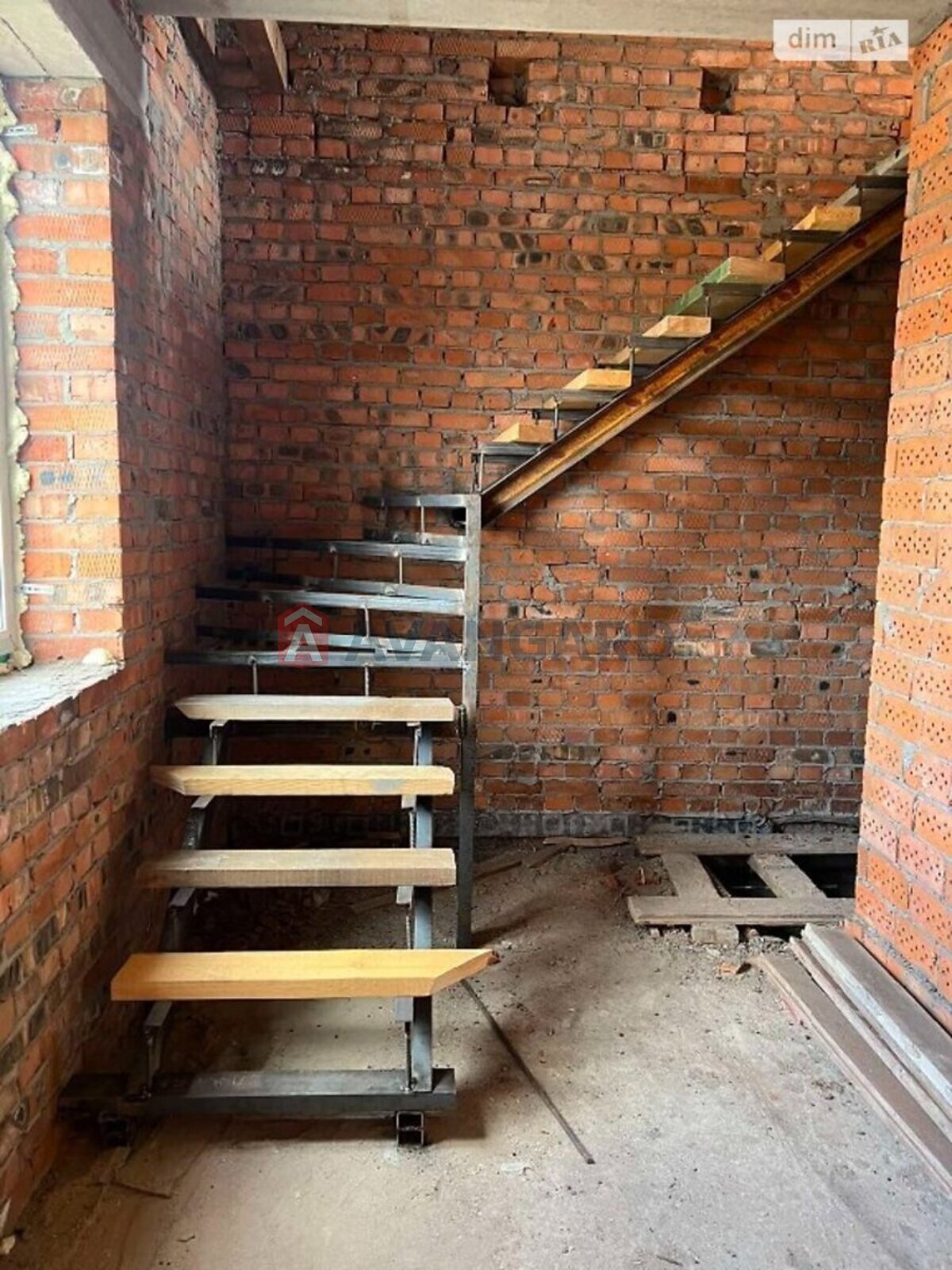 �������, 140 ��.�. ���� 4