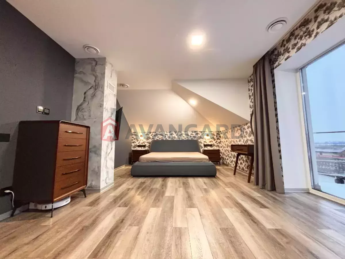 �������, 205 ��.�. ���� 20