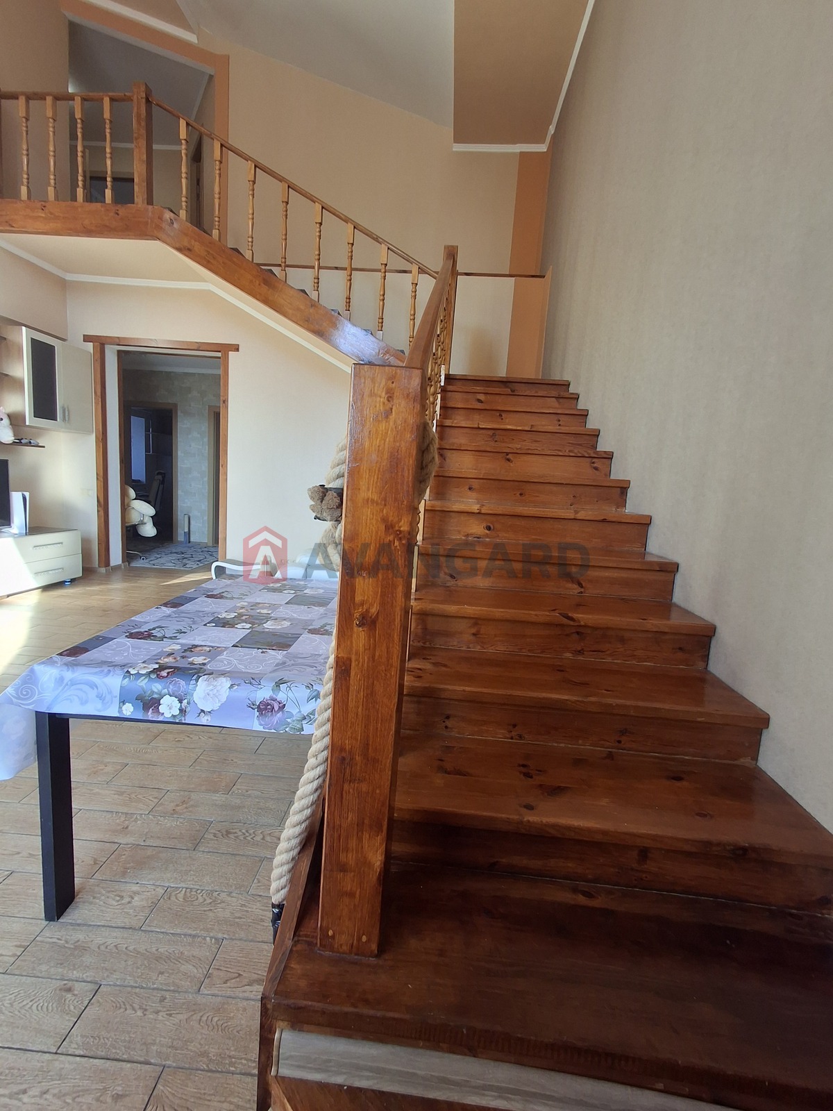 �������, 180 ��.�. ���� 22