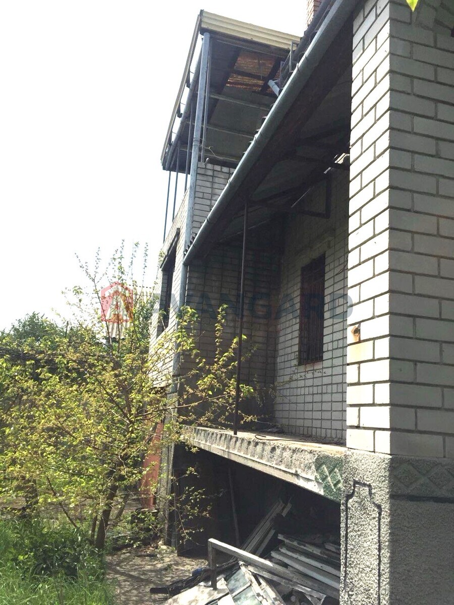 , 206 ..  12