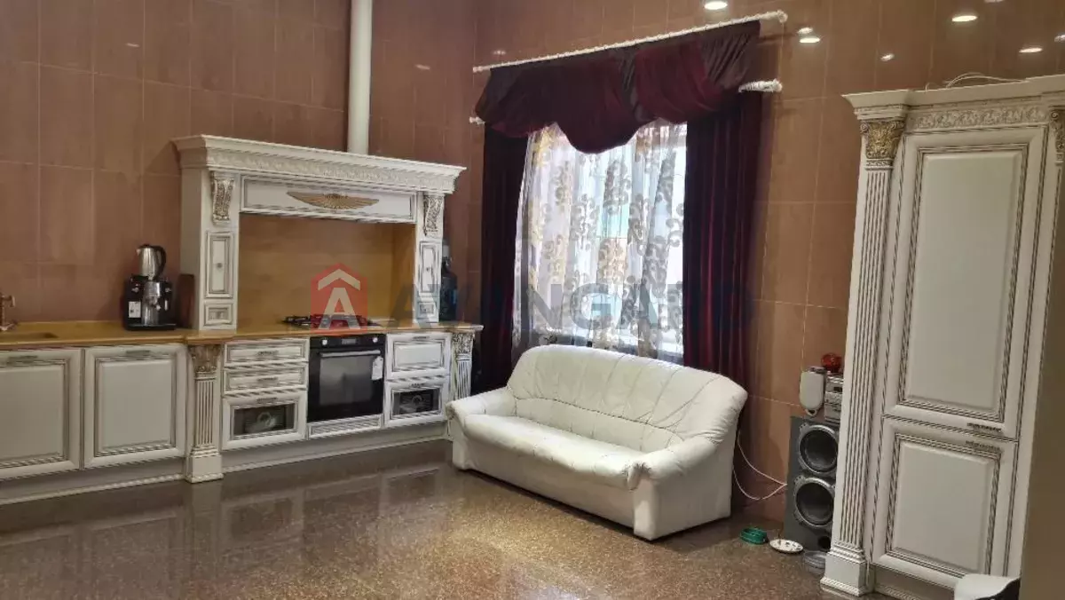 �������, 600 ��.�. ���� 15