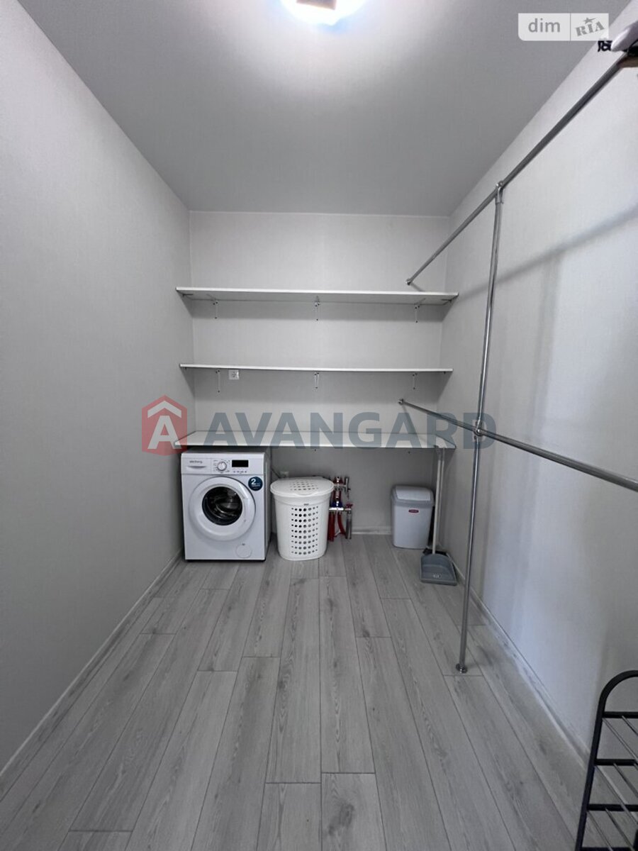 �������, 220 ��.�. ���� 18